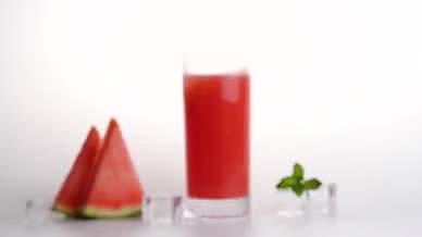 升格西瓜汁鲜榨果汁饮料夏日饮品冷饮视频的预览图
